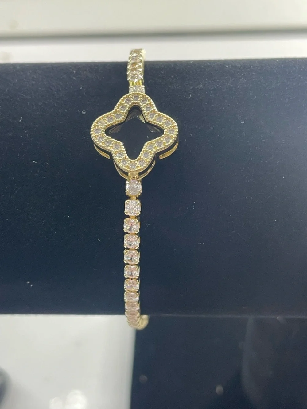 18k Gold Clover Bracelet with Black Onyx Center and Pavé Accents - Picture 4 of 6